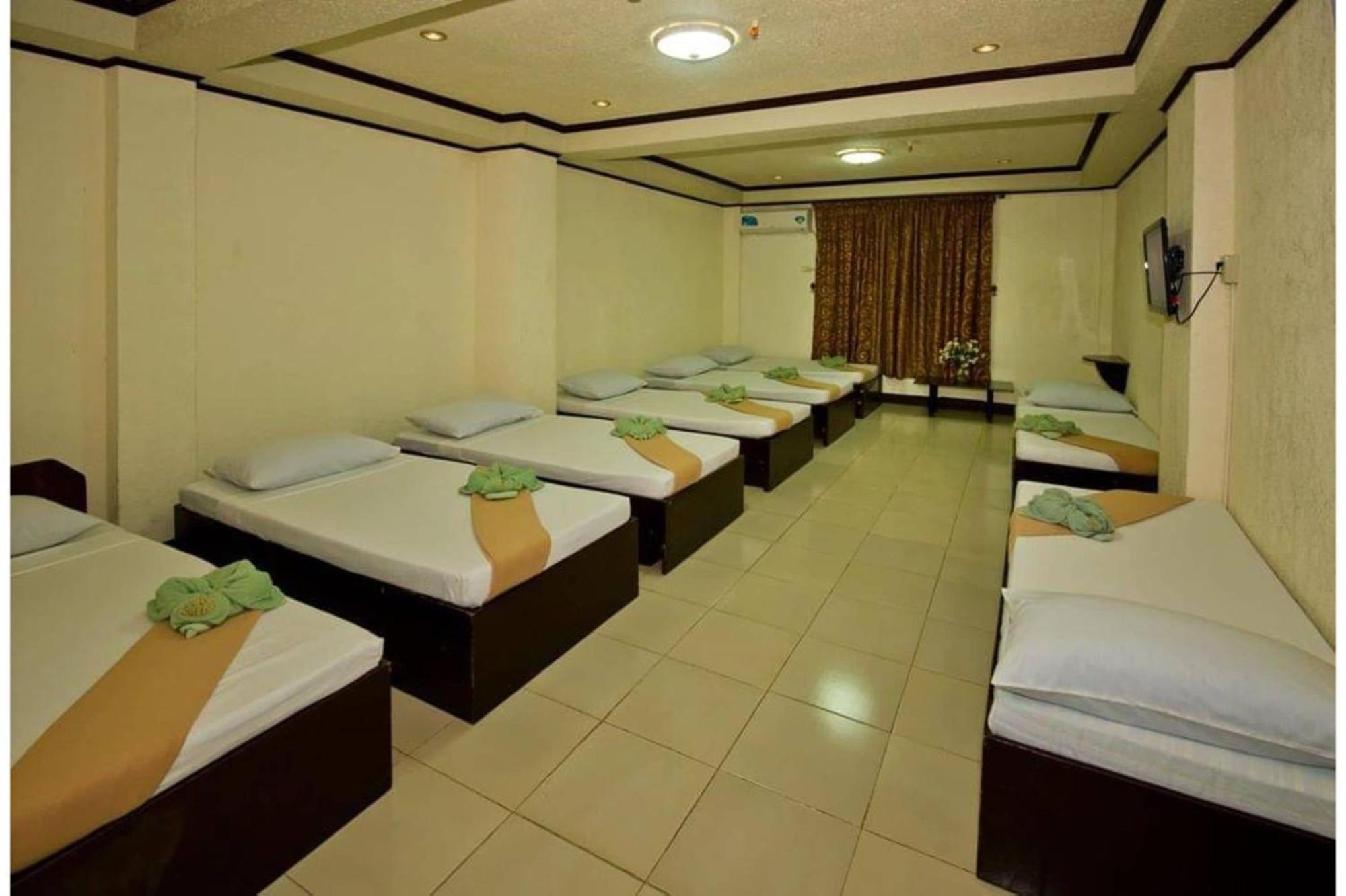 Oyo 880 Flores De Musa Inn Puerto Princesa Zewnętrze zdjęcie