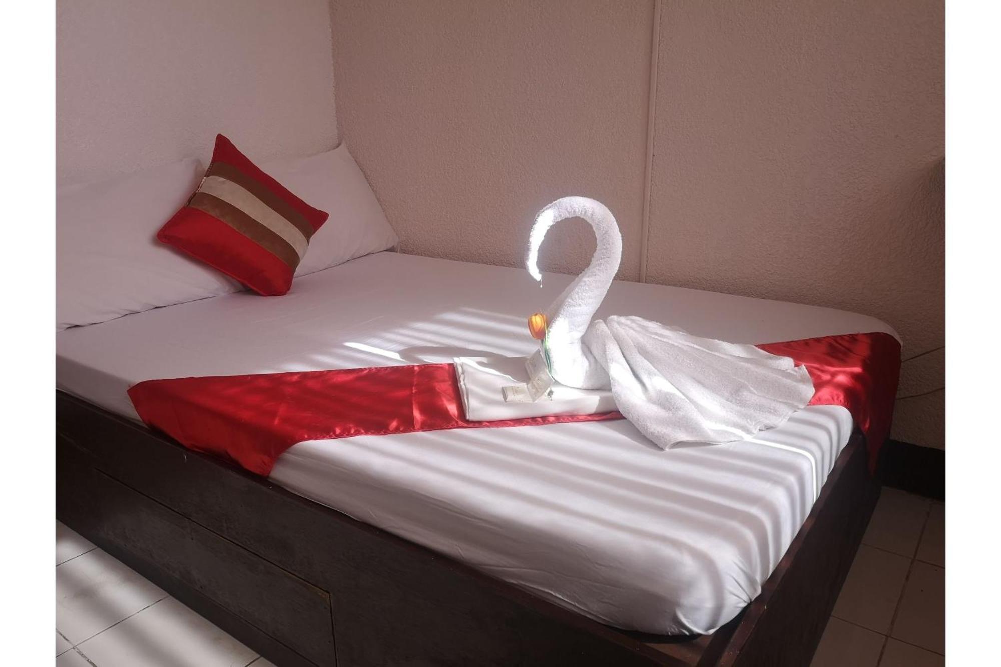 Oyo 880 Flores De Musa Inn Puerto Princesa Zewnętrze zdjęcie