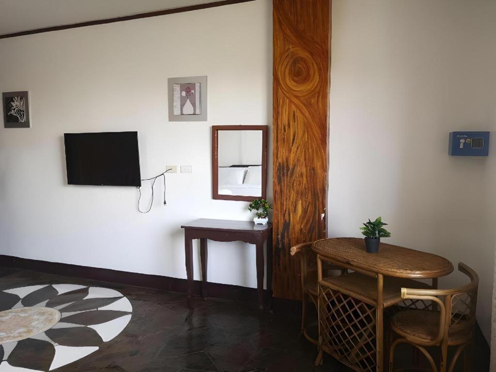 Oyo 880 Flores De Musa Inn Puerto Princesa Zewnętrze zdjęcie