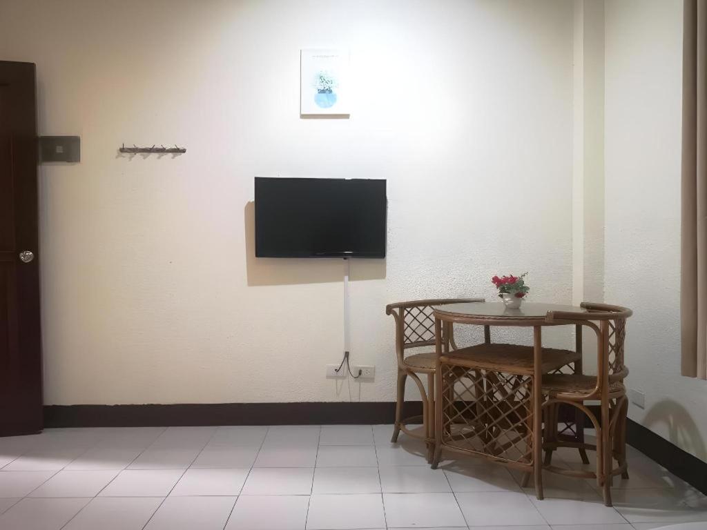 Oyo 880 Flores De Musa Inn Puerto Princesa Zewnętrze zdjęcie