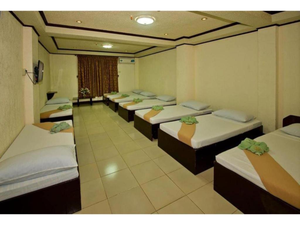 Oyo 880 Flores De Musa Inn Puerto Princesa Zewnętrze zdjęcie