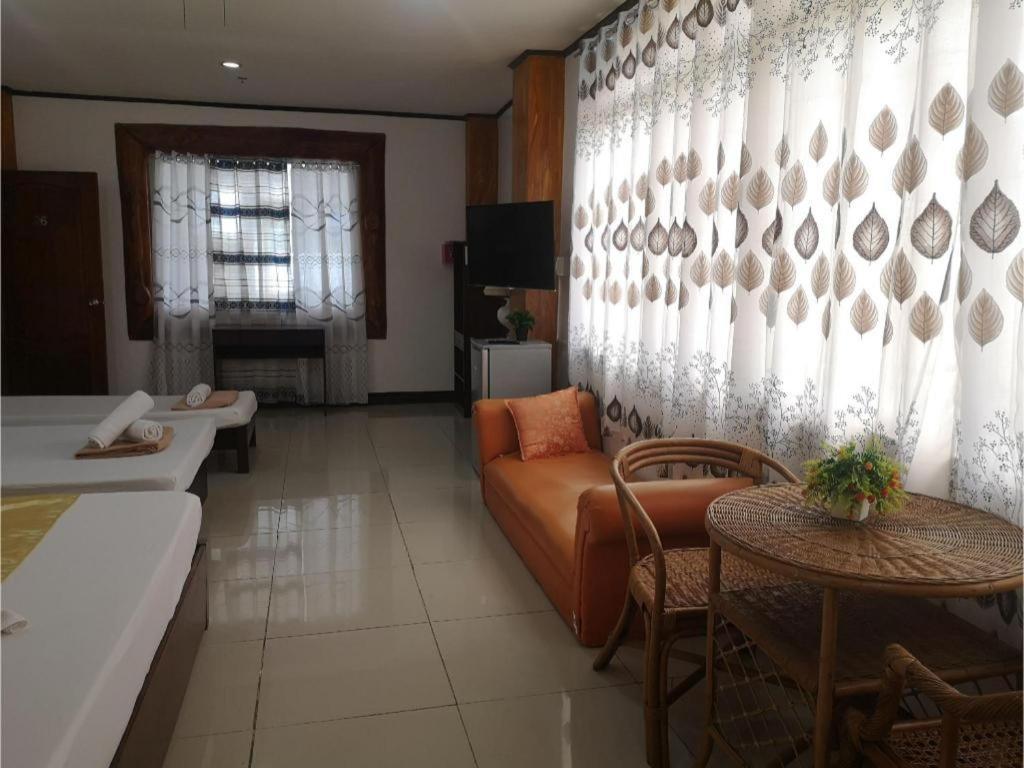 Oyo 880 Flores De Musa Inn Puerto Princesa Zewnętrze zdjęcie