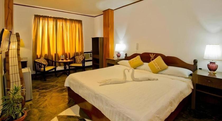 Oyo 880 Flores De Musa Inn Puerto Princesa Zewnętrze zdjęcie